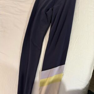 Peloton Women's Leggings in Navy with Yellow and Cream Accents